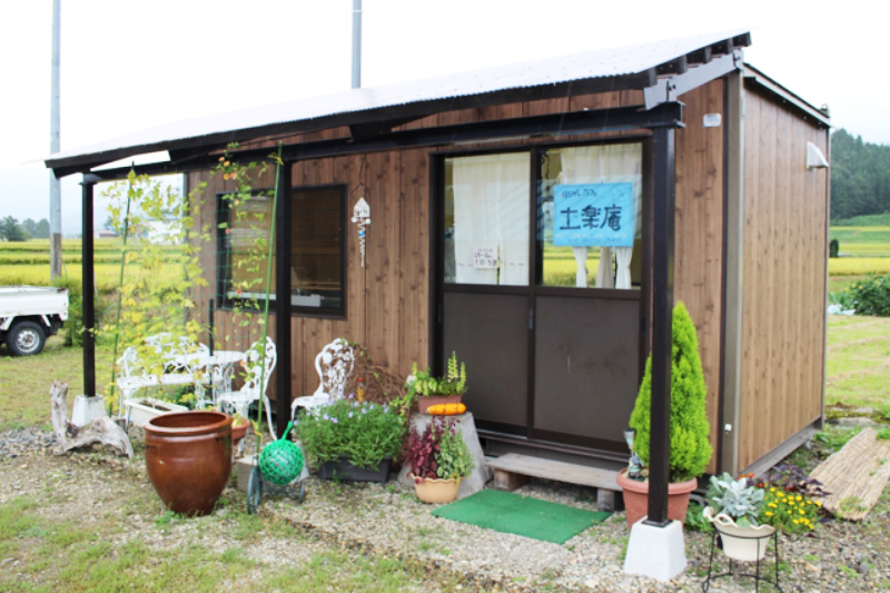 田んぼ脇のプレハブが 人気カフェだった 秋田 美郷 地方移住のmachi Log