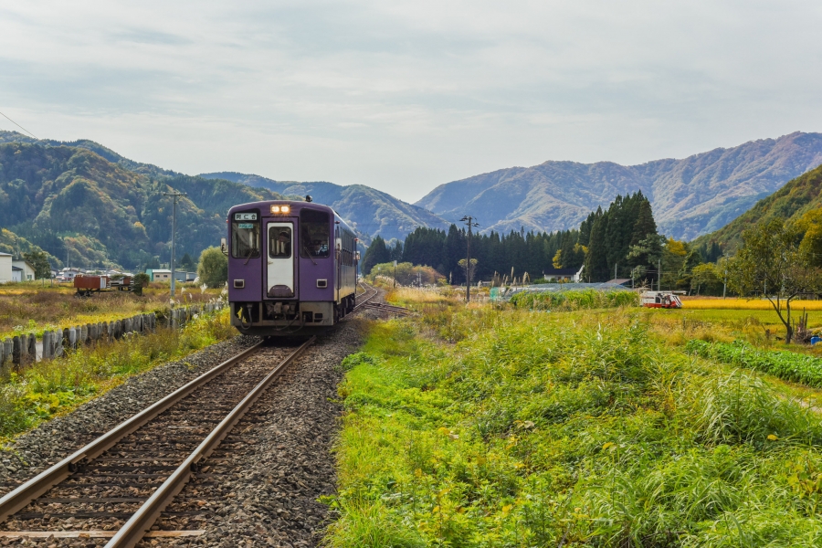 秋田のローカル鉄道、外国人団体旅行者１万人突破