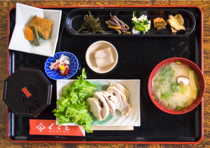 秋田県横手増田「くらを」発酵食ランチが人気、内蔵のある郷土料理店