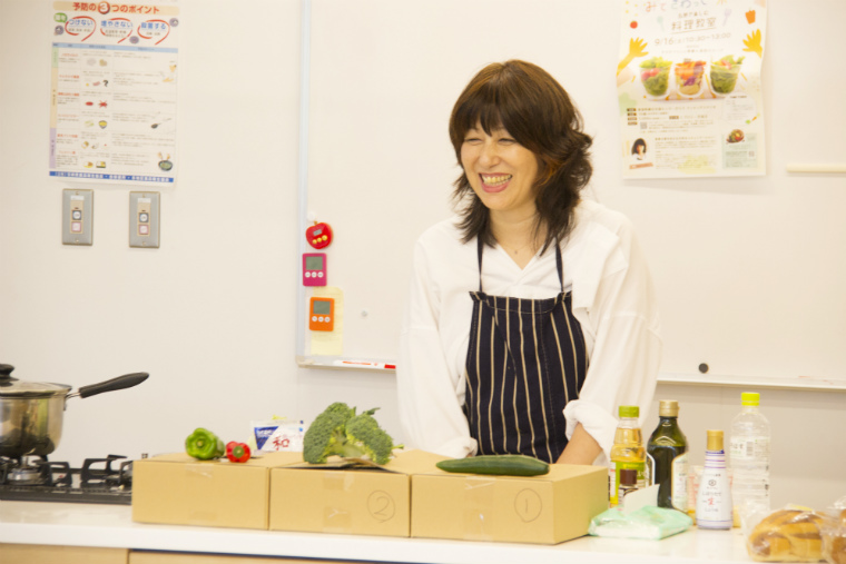 フードコーディネーターの寺本りえ子さんと学ぶ！地域の野菜で食育教室－宮崎県新富町